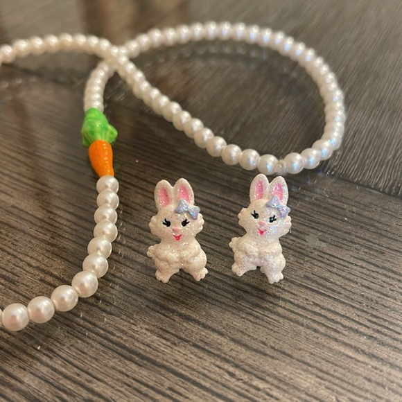 Vintage Resin Rabbit Earrings with Elastic Faux Pearl & Carrot Necklace - Picture 2 of 15